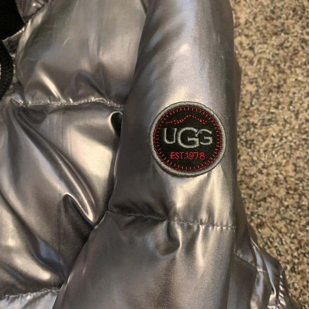 Silver UGG Izzie Puffer Jacket - Picture 5 of 15